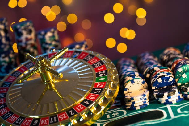 Slot game reels spinning on a mobile screen at x777 slot